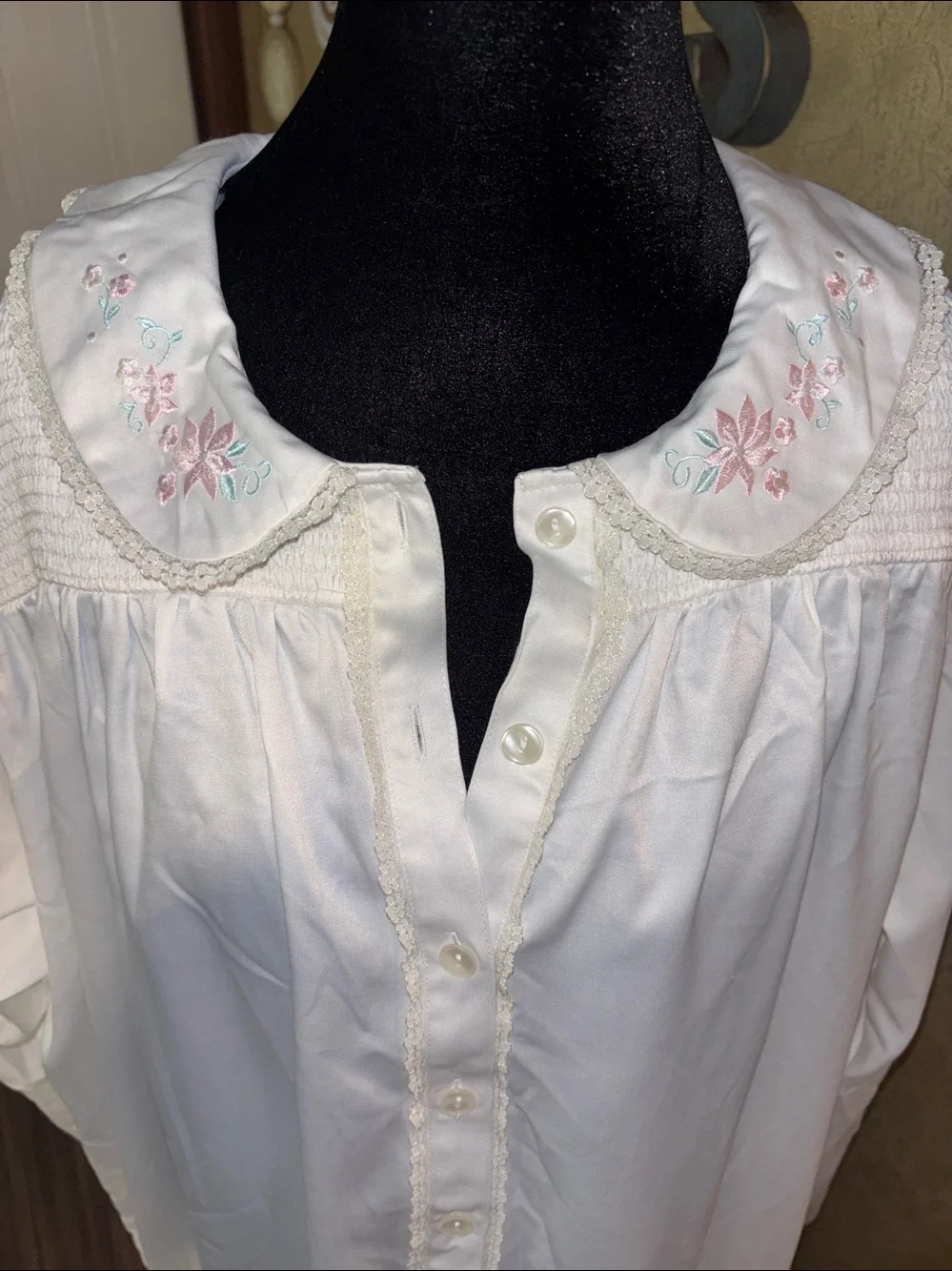 Vintage Intimate Essentials White Embroidered Satin Nightgown Grannycore 2X NWOT